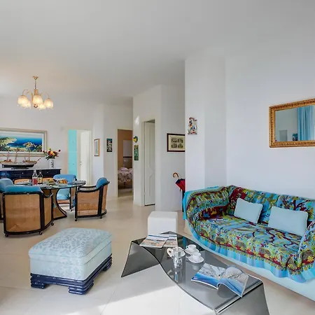 Apartment Rhapsody By The Sea - Happy *